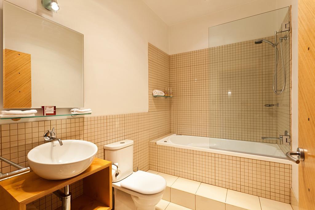 Twofourtwo Boutique Apartments Launceston Zimmer foto