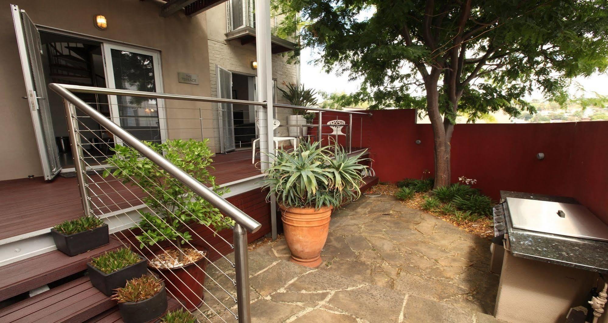 Twofourtwo Boutique Apartments Launceston Exterior foto